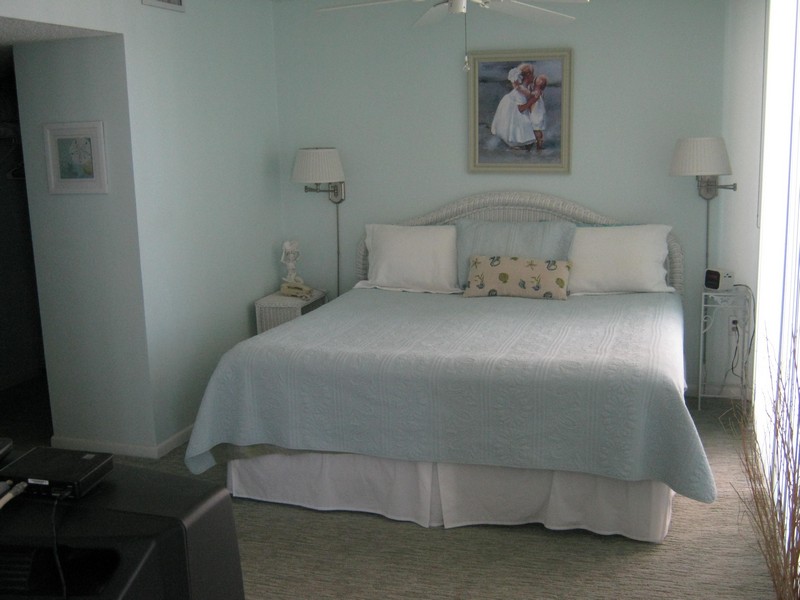 702 Southpoint Condos